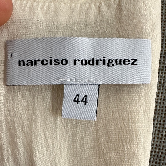 Narciso Rodriguez Cream Sleeveless Keyhole Camisole - Picture 7 of 12